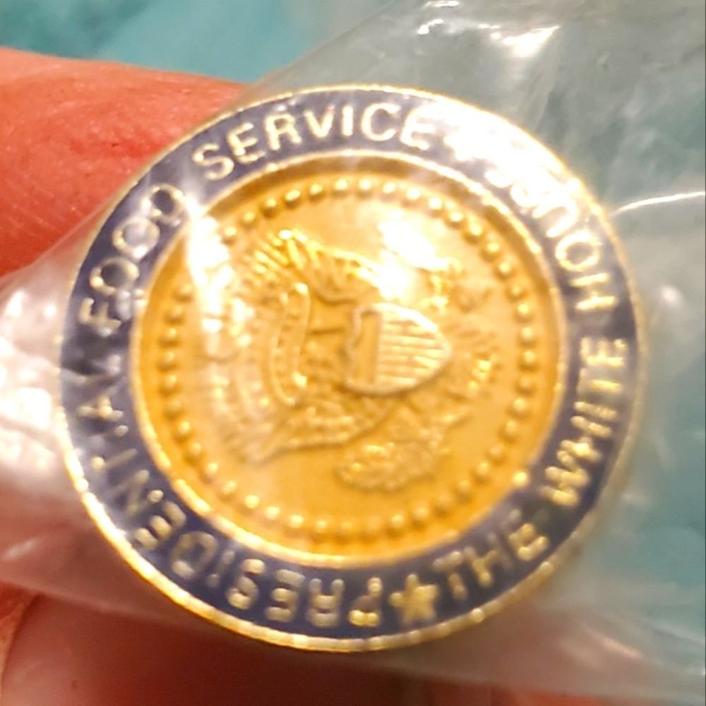 White house food service pin